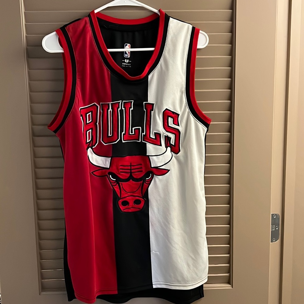 COPY - NBA styled Chicago Bulls Jersey SZ. MENS SMALL